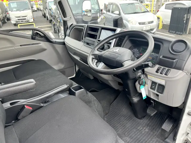 三菱 キャンター 2TG-FBA00(2WD)の写真13