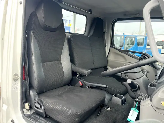 三菱 キャンター 2TG-FBA00(2WD)の写真14