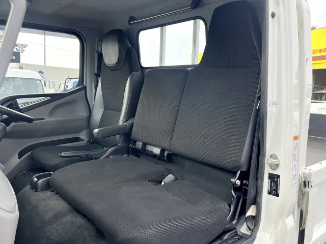 三菱 キャンター 2TG-FBA00(2WD)の写真15