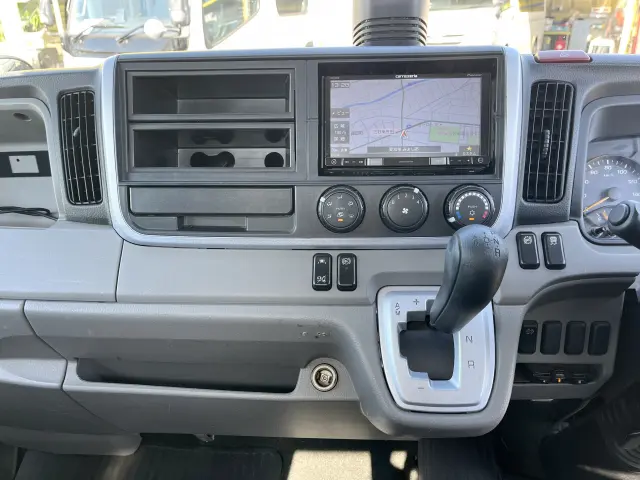 三菱 キャンター 2TG-FBA00(2WD)の写真17