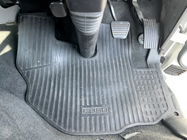 三菱 キャンター 2TG-FBA00(2WD)の写真24