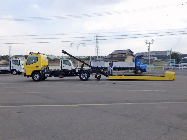 三菱 キャンター 2PG-FEB80(2WD)の写真4