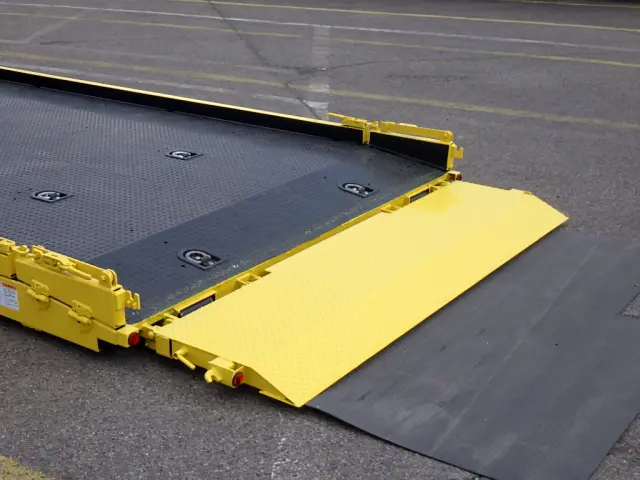 三菱 キャンター 2PG-FEB80(2WD)の写真7