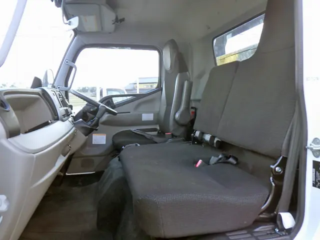 三菱 キャンター 2PG-FEB80(2WD)の写真12