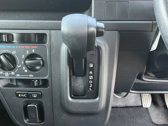 ダイハツ ハイゼットバン EBD-S321Vの写真19