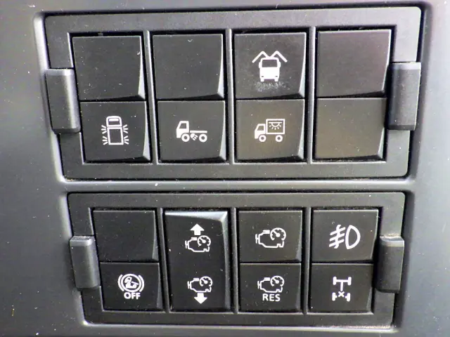 ＵＤ クオン 2PG-CG5CA(8x4)の写真16