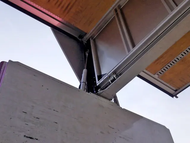 ＵＤ クオン 2PG-CG5CA(8x4)の写真29