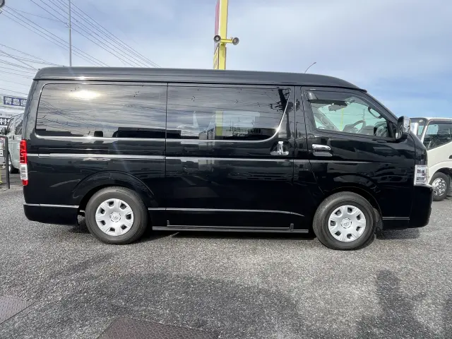 トヨタ ハイエース 3BA-TRH219W改(4WD)の写真5