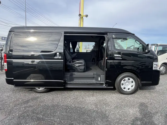 トヨタ ハイエース 3BA-TRH219W改(4WD)の写真6