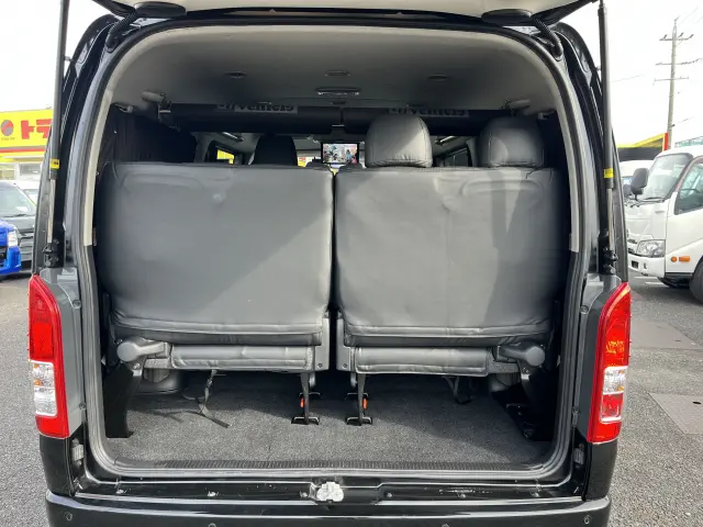 トヨタ ハイエース 3BA-TRH219W改(4WD)の写真9