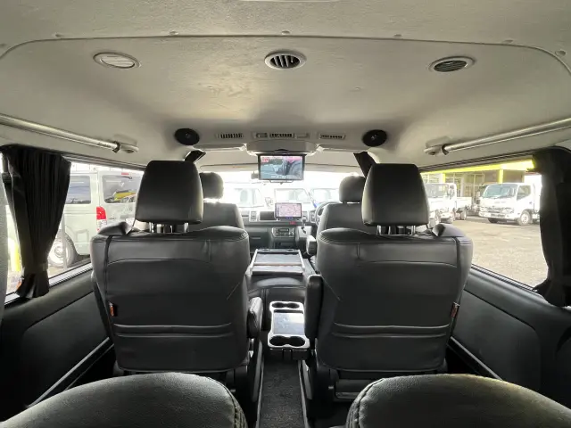 トヨタ ハイエース 3BA-TRH219W改(4WD)の写真16