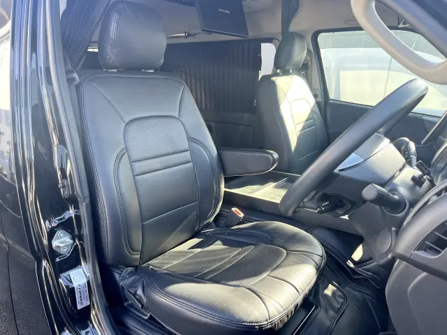 トヨタ ハイエース 3BA-TRH219W改(4WD)の写真18