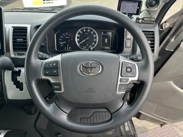 トヨタ ハイエース 3BA-TRH219W改(4WD)の写真20