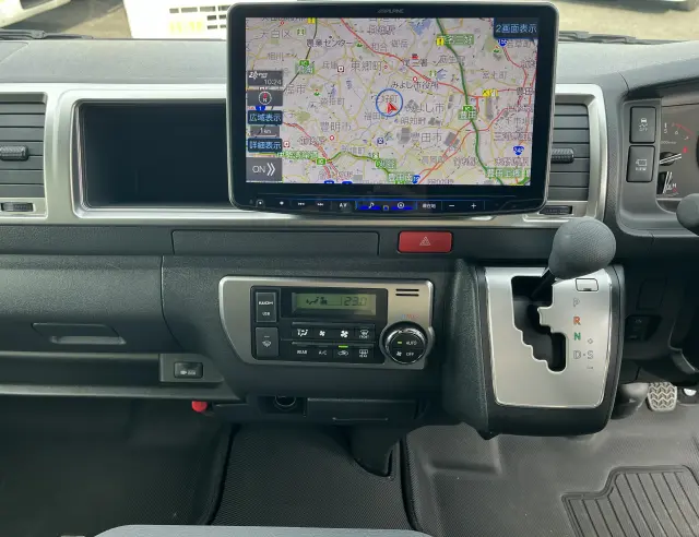 トヨタ ハイエース 3BA-TRH219W改(4WD)の写真22