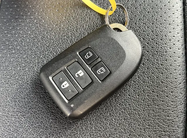 トヨタ ハイエース 3BA-TRH219W改(4WD)の写真35