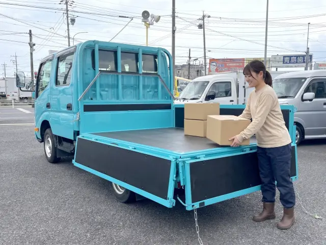 リアに小径タイヤを装着した低床設計!荷台の床が低いので荷物の積み降ろしもラクラク♪|トヨタ ダイナ 3BF-TRY230(2WD)の写真7