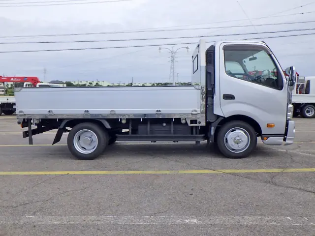 トヨタ ダイナ TKG-XZU700(2WD)の写真5