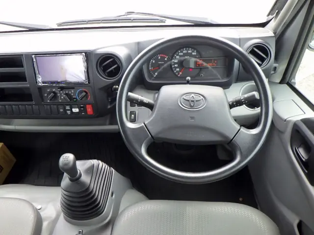 トヨタ ダイナ TKG-XZU700(2WD)の写真14