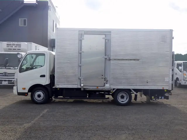 トヨタ ダイナ 2KG-XZU775(4WD)の写真4