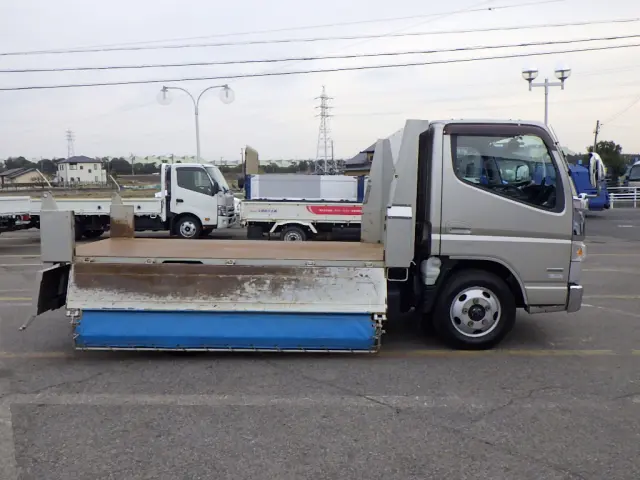 三菱 キャンター TPG-FBA60(2WD)の写真9