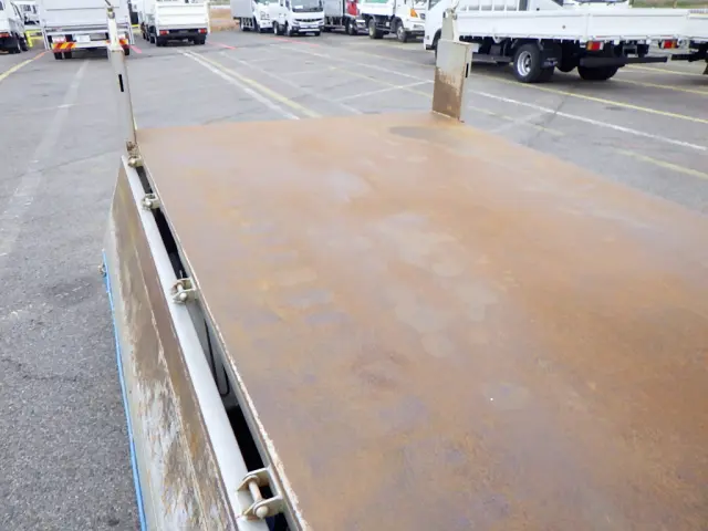 三菱 キャンター TPG-FBA60(2WD)の写真11