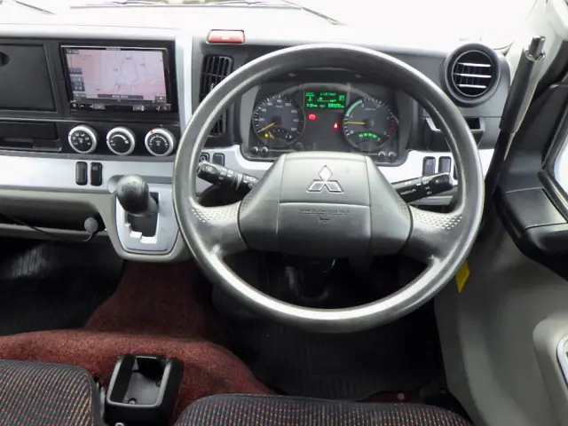 三菱 キャンター TPG-FBA60(2WD)の写真15