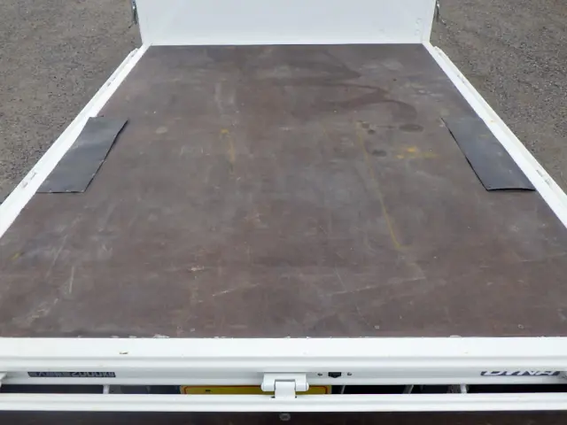 トヨタ ダイナ 2RG-XZU605(2WD)の写真9