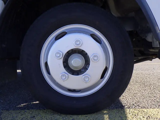 いすゞ エルフ TRG-NLR85AN(2WD)の写真19