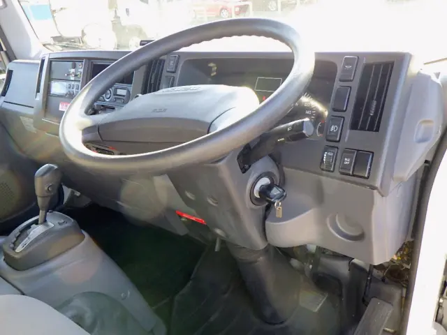 いすゞ エルフ TRG-NLR85AN(2WD)の写真42