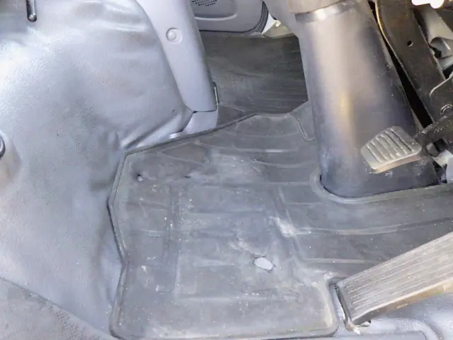 いすゞ エルフ TRG-NLR85AN(2WD)の写真44