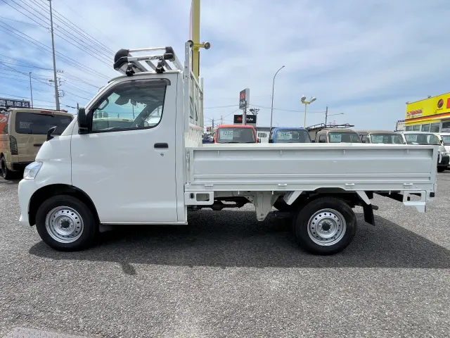 トヨタ タウンエーストラック 5BF-S403U(2WD)の写真3