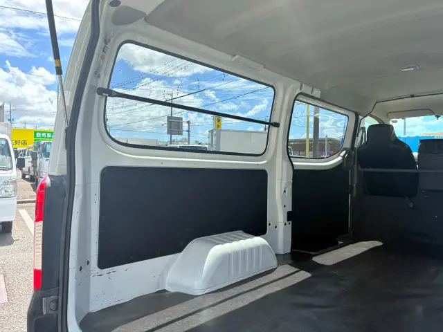 いすゞ コモ CBF-JVR2E26(2WD)の写真9