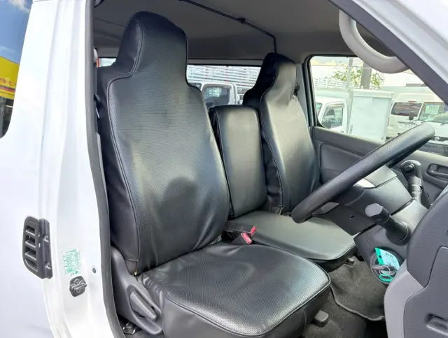 いすゞ コモ CBF-JVR2E26(2WD)の写真15