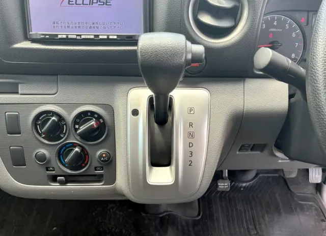 いすゞ コモ CBF-JVR2E26(2WD)の写真18
