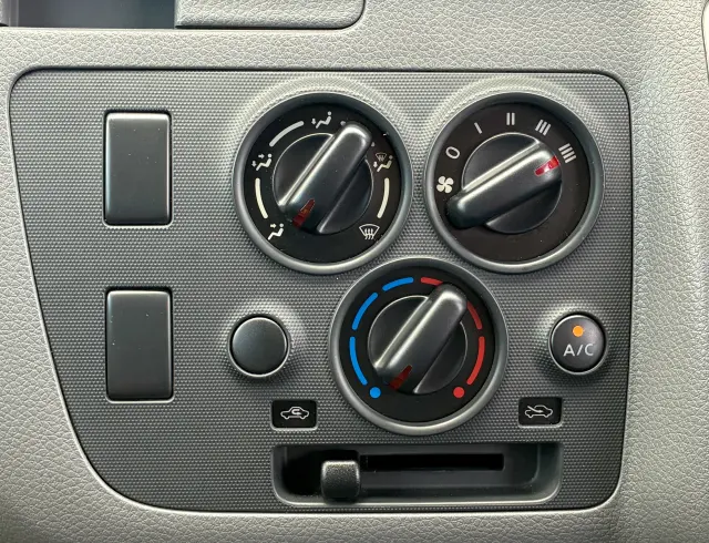 いすゞ コモ CBF-JVR2E26(2WD)の写真23