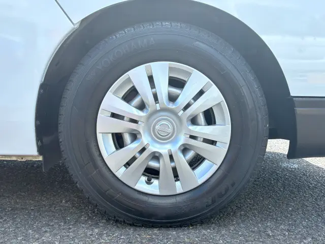 いすゞ コモ CBF-JVR2E26(2WD)の写真35