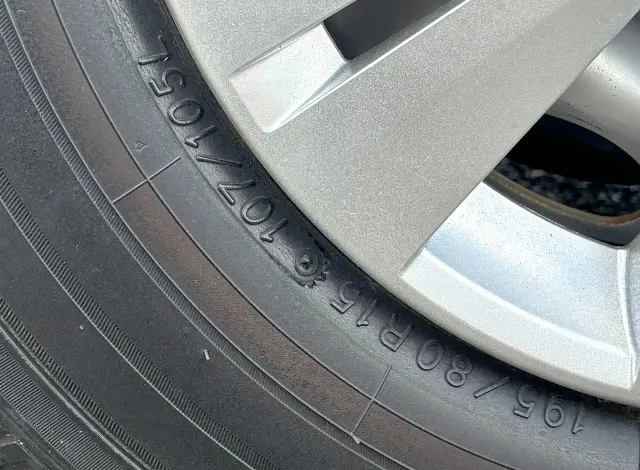 いすゞ コモ CBF-JVR2E26(2WD)の写真39