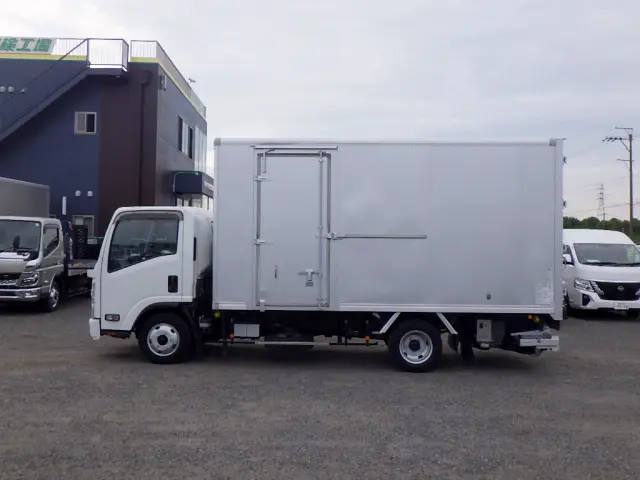 いすゞ エルフ TRG-NPR85AR(2WD)の写真5