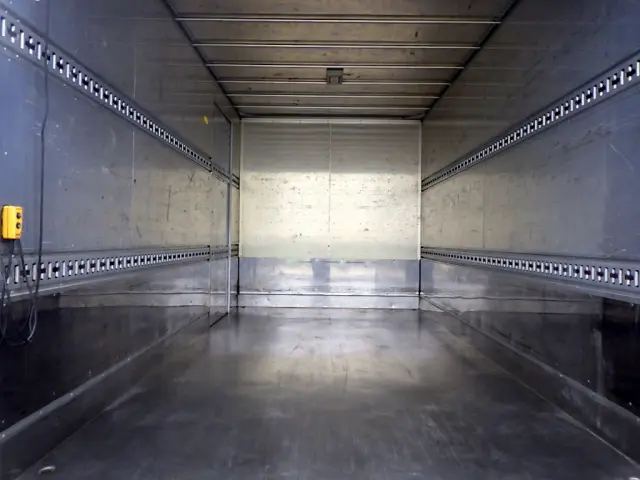 いすゞ エルフ TRG-NPR85AR(2WD)の写真10