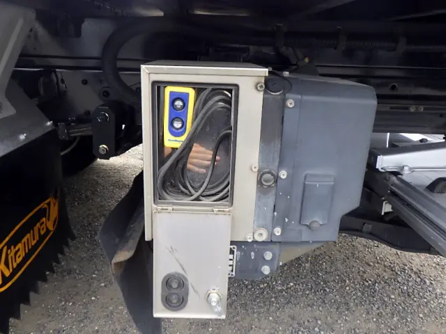 いすゞ エルフ TRG-NPR85AR(2WD)の写真18