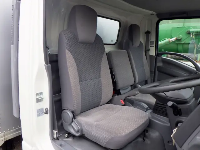 いすゞ エルフ TRG-NPR85AR(2WD)の写真20