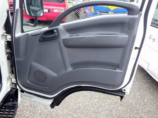 いすゞ エルフ TRG-NPR85AR(2WD)の写真23