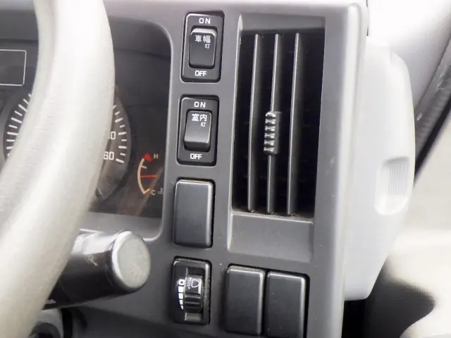 いすゞ エルフ TRG-NPR85AR(2WD)の写真30