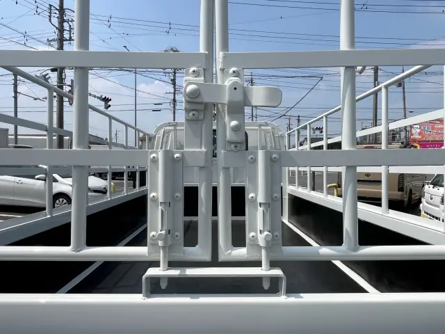 いすゞ エルフ 2RG-NHS88A(4WD)の写真6