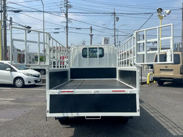 いすゞ エルフ 2RG-NHS88A(4WD)の写真8