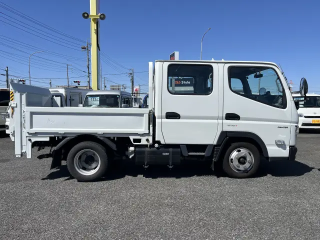 ６人の人員と２トンの荷物を一度に運べるオートマのＷキャブ♪|三菱 キャンター 2RG-FBA20(2WD)の写真4