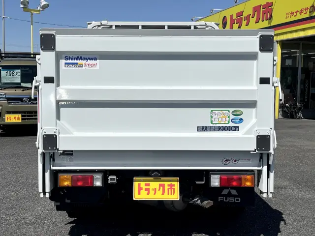 リアに600KG対応の垂直リフトを装備♪重たい荷物を１人で積み降ろしできる便利なアイテムです☆|三菱 キャンター 2RG-FBA20(2WD)の写真5