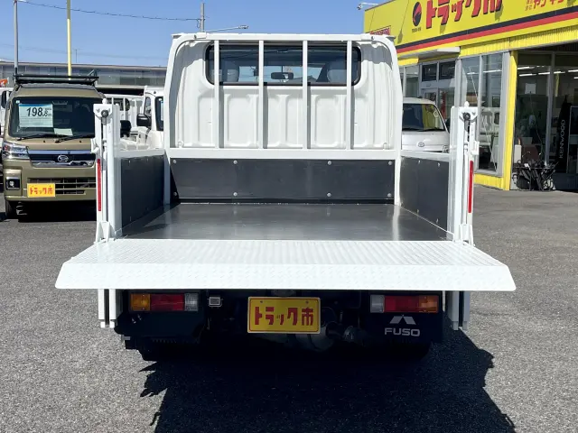 荷台内面はこんな感じ♪|三菱 キャンター 2RG-FBA20(2WD)の写真6