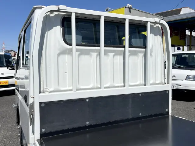 鳥居部・キャブバックにも問題はありません☆|三菱 キャンター 2RG-FBA20(2WD)の写真16