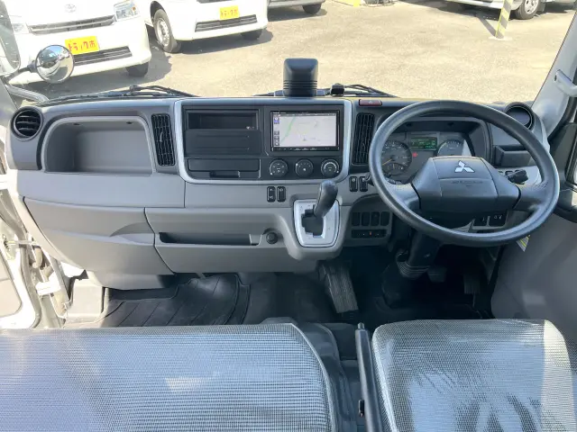 三菱 キャンター 2RG-FBA20(2WD)の写真18